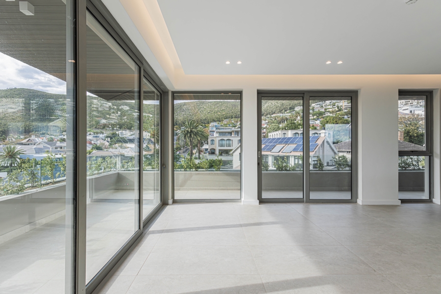 3 Bedroom Property for Sale in Fresnaye Western Cape